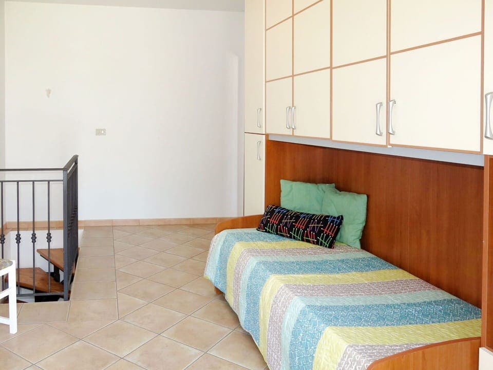 Furniture, Property, Building, Comfort, House, Wood, Bed, Floor, Bed Frame, Door