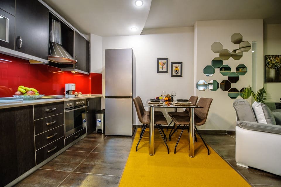 Fully equipped kitchen 