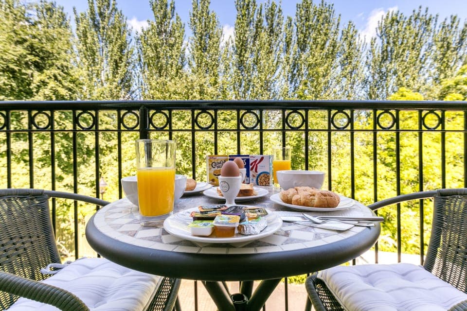 alfresco dining on the balcony a great place for breakfast. 