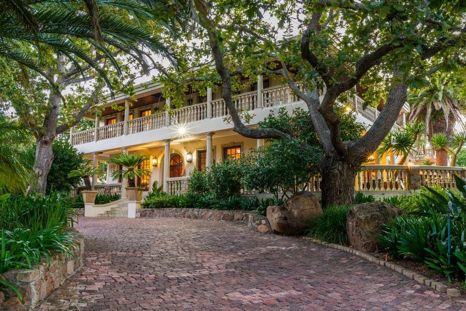 Luxurious Constantia Retreat