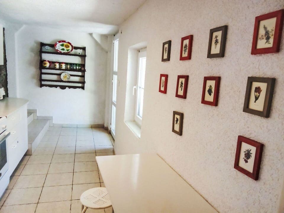 Furniture, Wall, Interior Design, Flooring, Floor, Room, Ceiling, Lighting, Chair, Kitchen & Dining Room Table