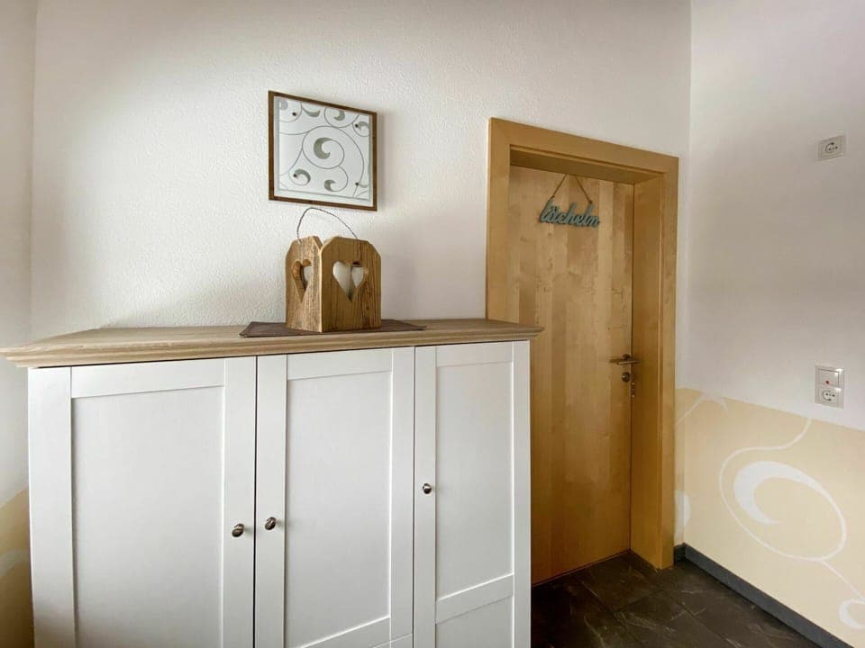 Cabinetry, Property, Furniture, Wood, House, Interior Design, Flooring, Picture Frame, Floor