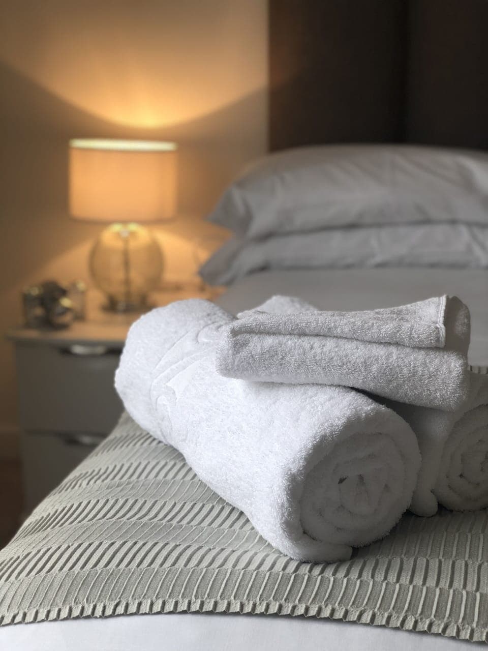 Bed with hotel quality linen
