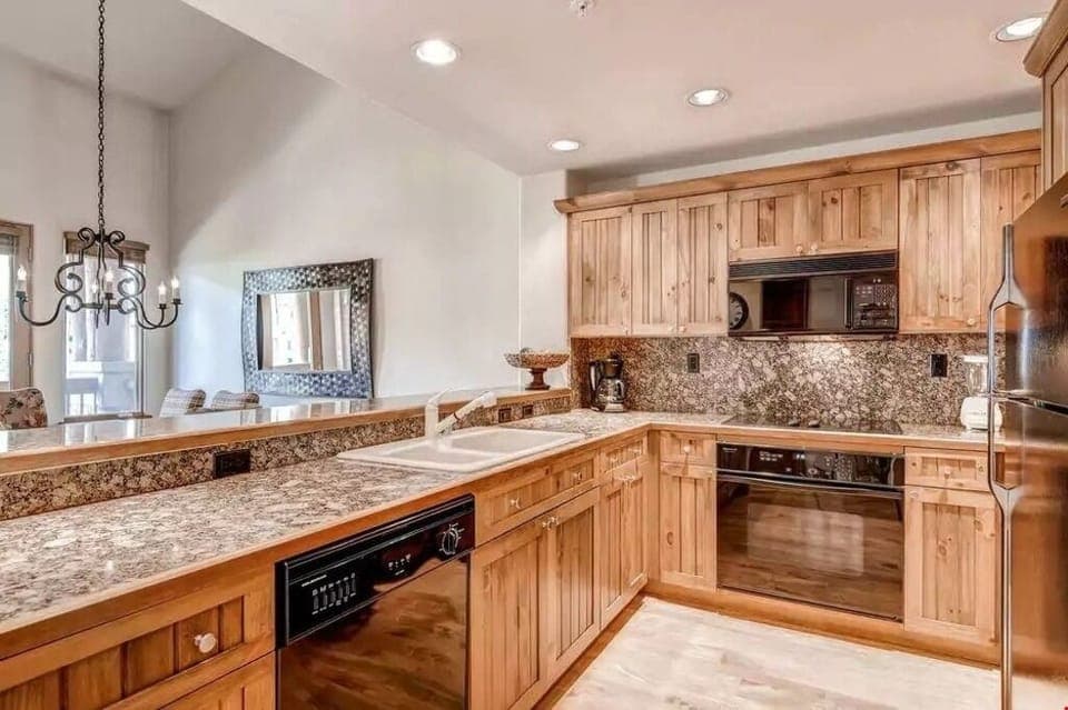 Kitchen - Elkhorn Lodge at Beaver Creek