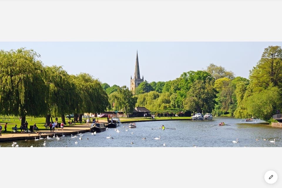 The riverside, theatre, restaurants and shopping are just a short stroll away.