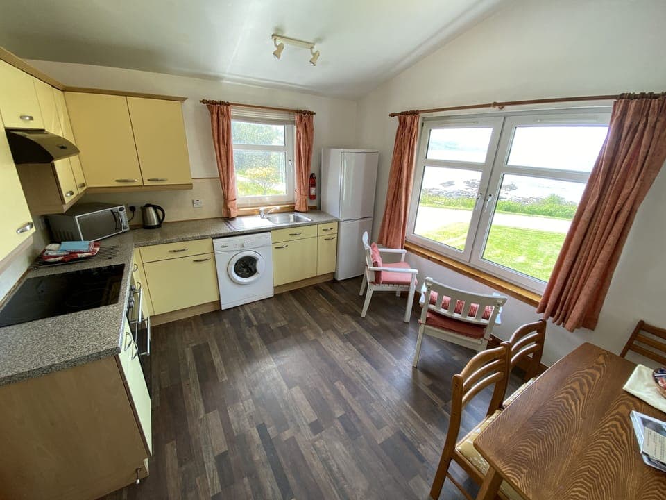 Spacious family kitchen 