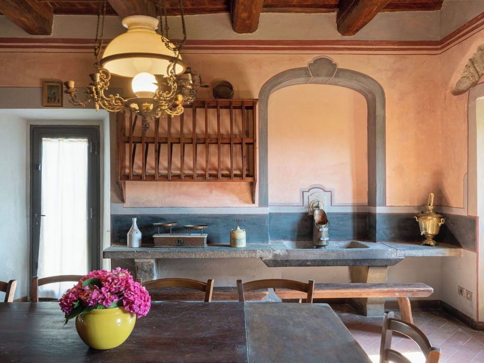 Table, Furniture, Building, Property, Flower, Plant, Wood, Interior Design, House, Chair