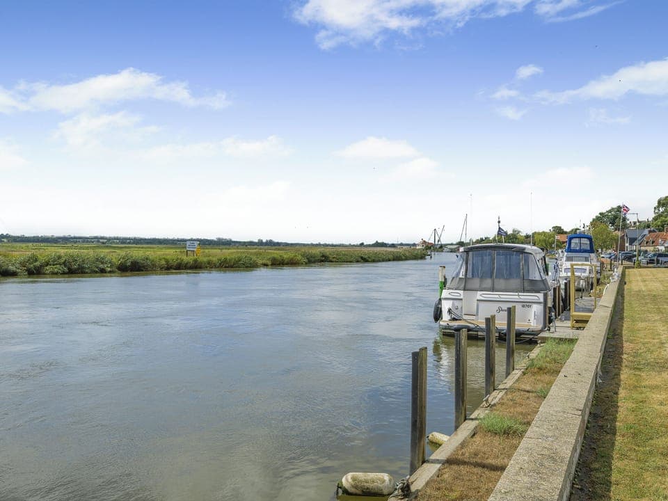 Surrounding area | Rose Cottage - Rose and Ship Cottage, Reedham