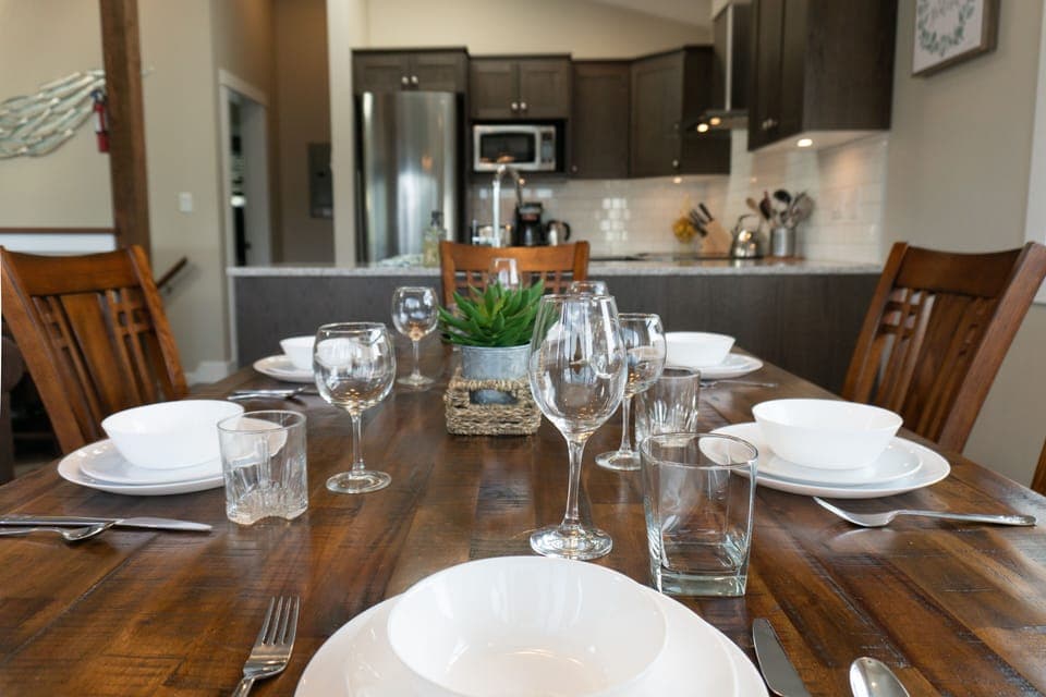 dining room sits 6 comfortably