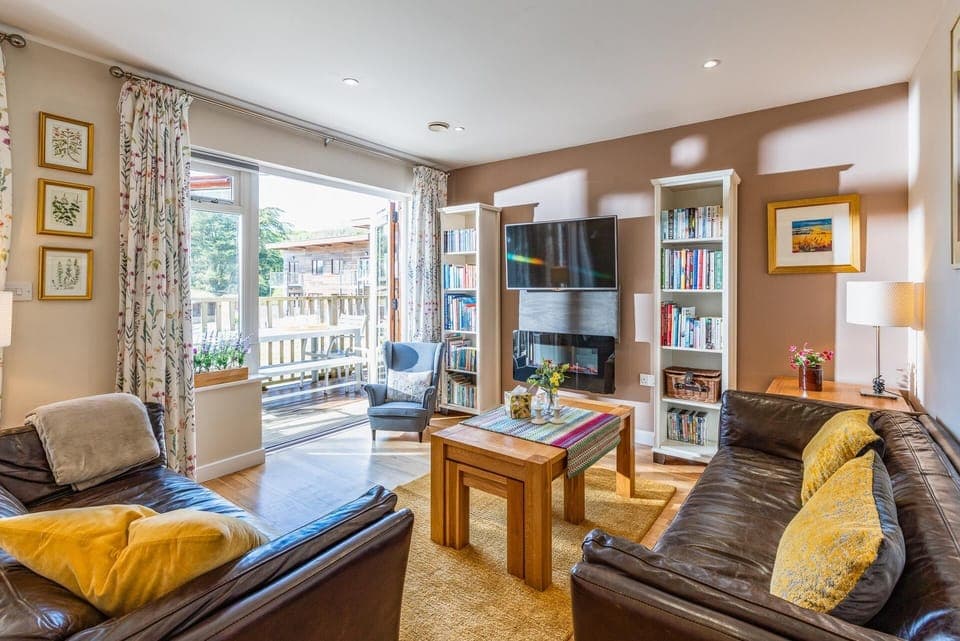 Spacious, bright and cosy living room