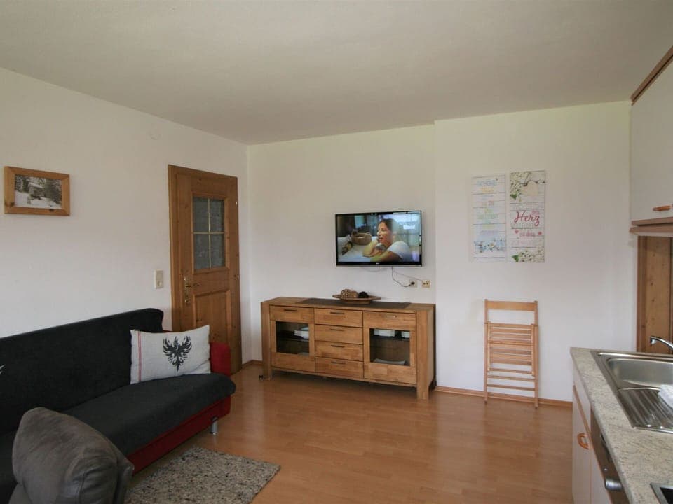 Water, Sky, Property, Plant, Building, Cloud, Swimming Pool, Tree, Residential Area, Grass