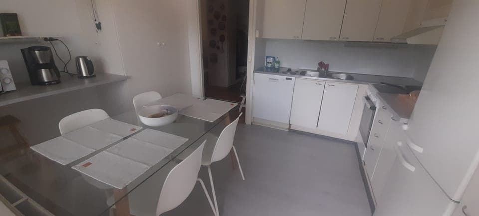 Kitchen full view