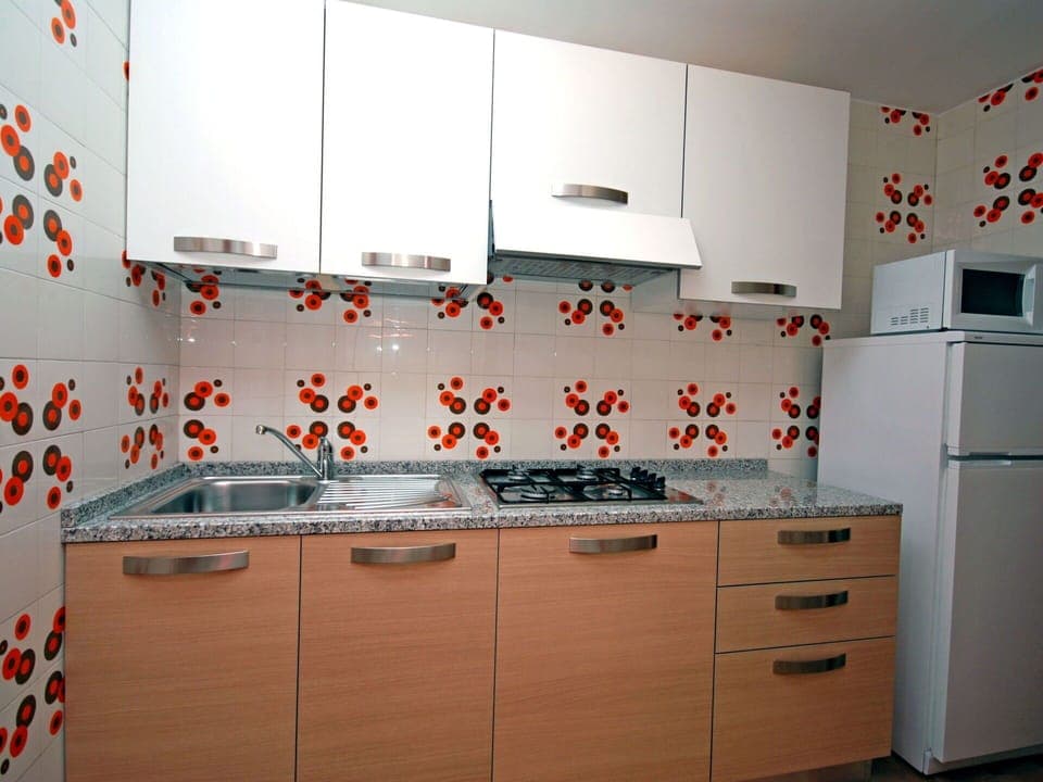 Cabinetry, Property, Building, Kitchen, Drawer, Countertop, Interior Design, Wood, House, Floor