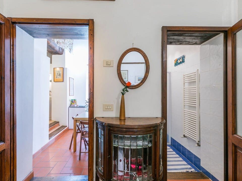 Mirror, Property, Picture Frame, Building, Wood, Interior Design, Table, Flooring, Floor, Rectangle