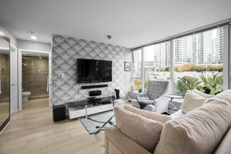 Living room with Queen Pull Out Couch