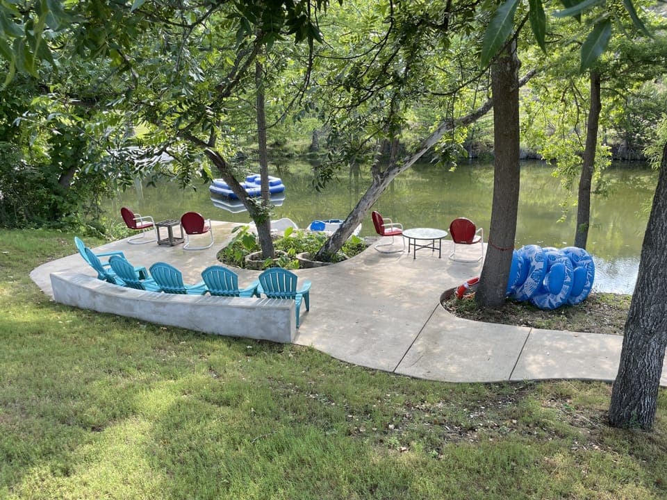 Private section of river, brand new dock, floating tubes 