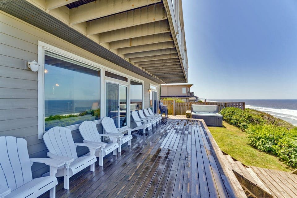 From morning coffee on the deck to stargazing in the hot tub.