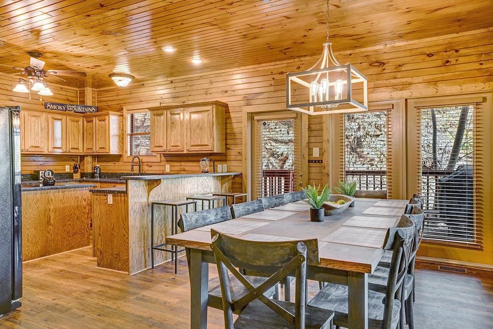 Brand new Kitchen table and chairs with beautiful chandelier