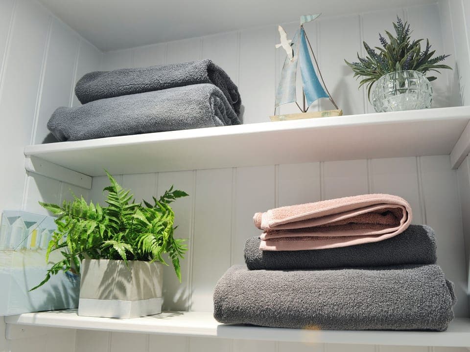 Shower room | Caban Caru - Cewydd Cottages, Cwm-Cewydd, near Machynlleth
