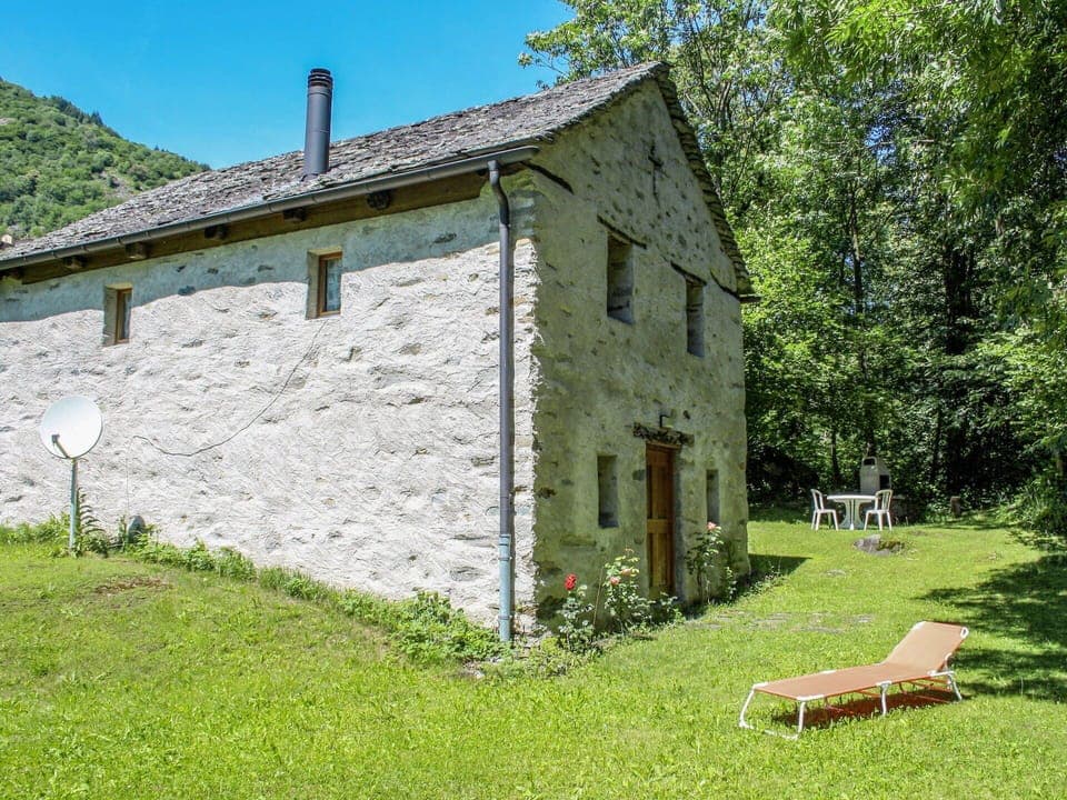 Property, House, Cottage, Grass, Building, Wall, Rural Area, Farmhouse, Tree, Roof