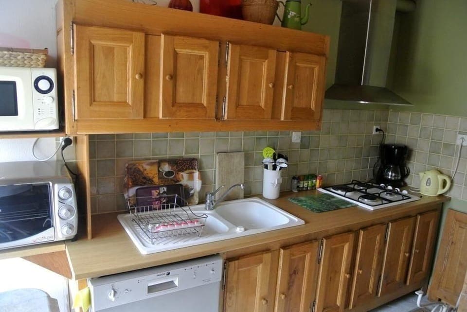 Kitchen fitted in oak