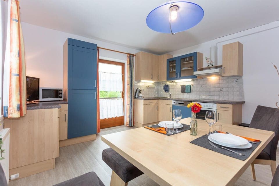 Kitchen area. kitchen