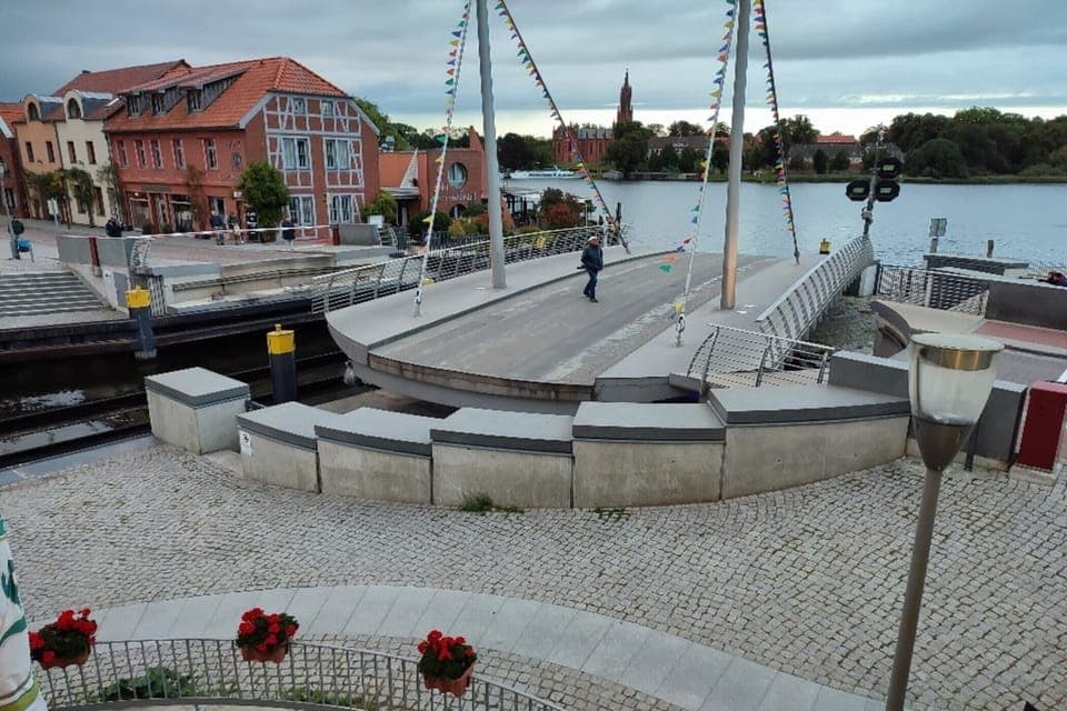 Immediate Surroundings [summer] (<1 km)