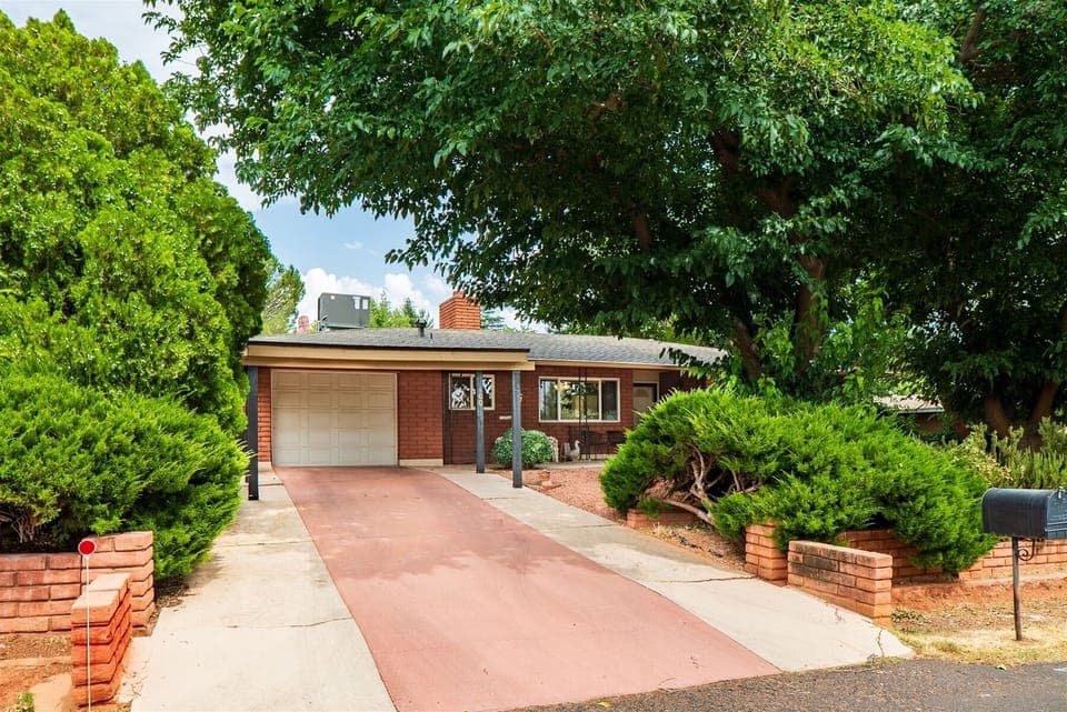 Bell Rock Drive is a cozy and affordable 2BD 1BA Sedona home