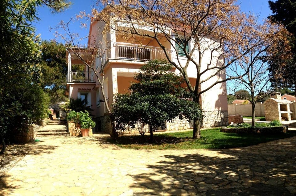 Lolinka apartment representative photo