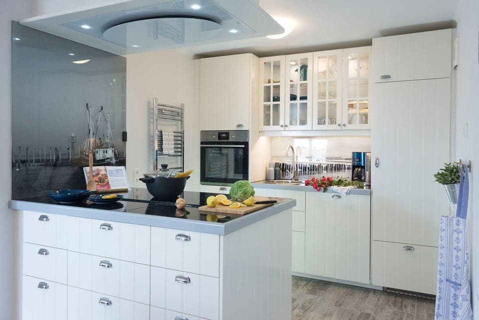 Kitchen area. kitchen