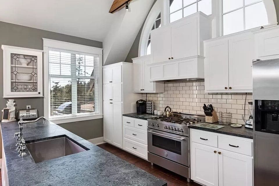 Kitchen - bright, sunny, chef's delight! Well-equipped to create gourmet meals.