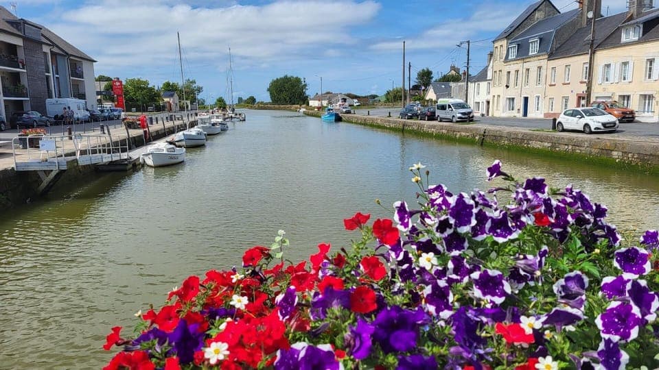 the harbour at isigny