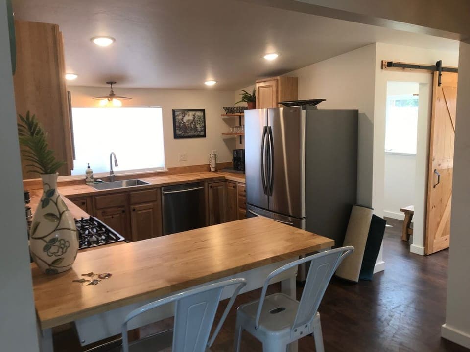 Bar and kitchen
