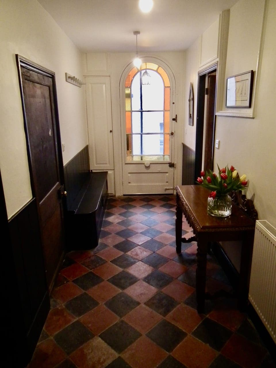 Communal entrance hall 