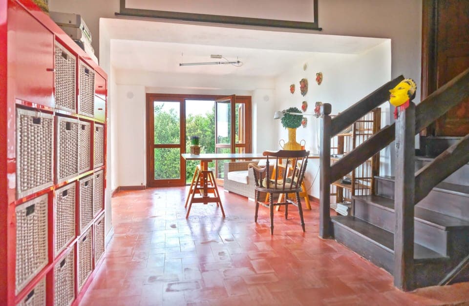 Downstairs studio \ playroom