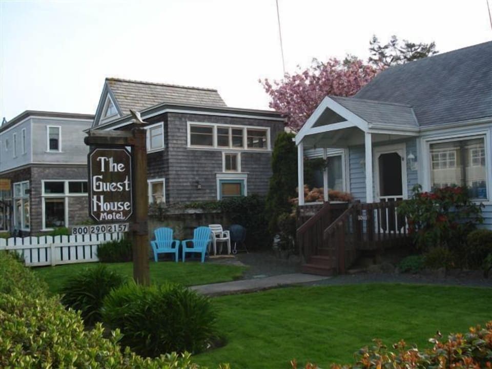 Great Location steps from the beach!!