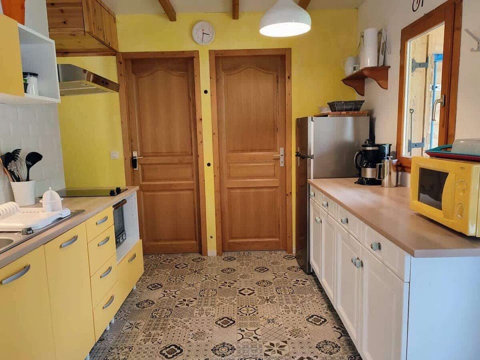 Chalet Kitchen Annecy with Oven, microwave, coffee machine, 2 ring hob and full size fridge-freezer