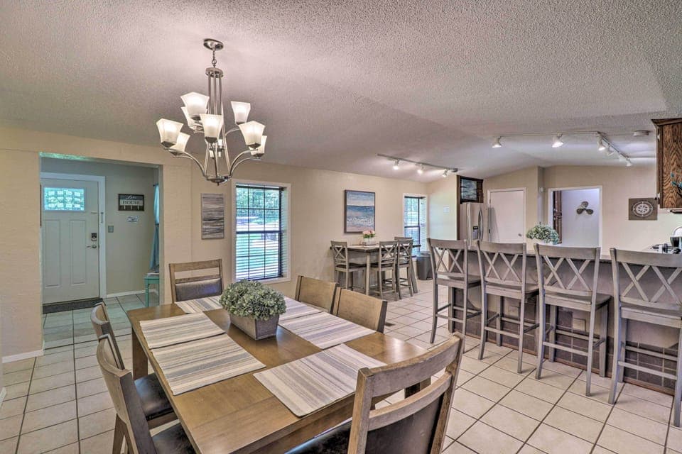 Dining Area | Dishware & Flatware