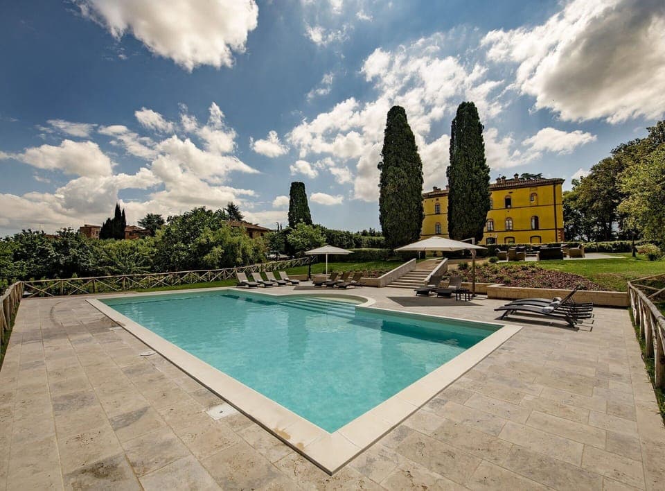 Swimming Pool, Sky, Property, Water, Daytime, Real Estate, Building, Architecture, Reflecting Pool, Cloud