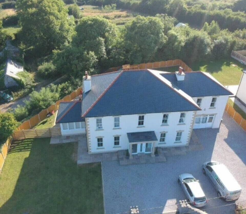 Grand House- use of 3 bedrooms