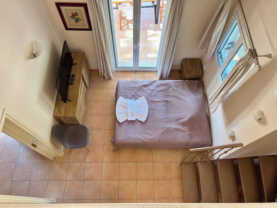 The sofa can be converted into a large sofa bed to accommodate the 5th guests