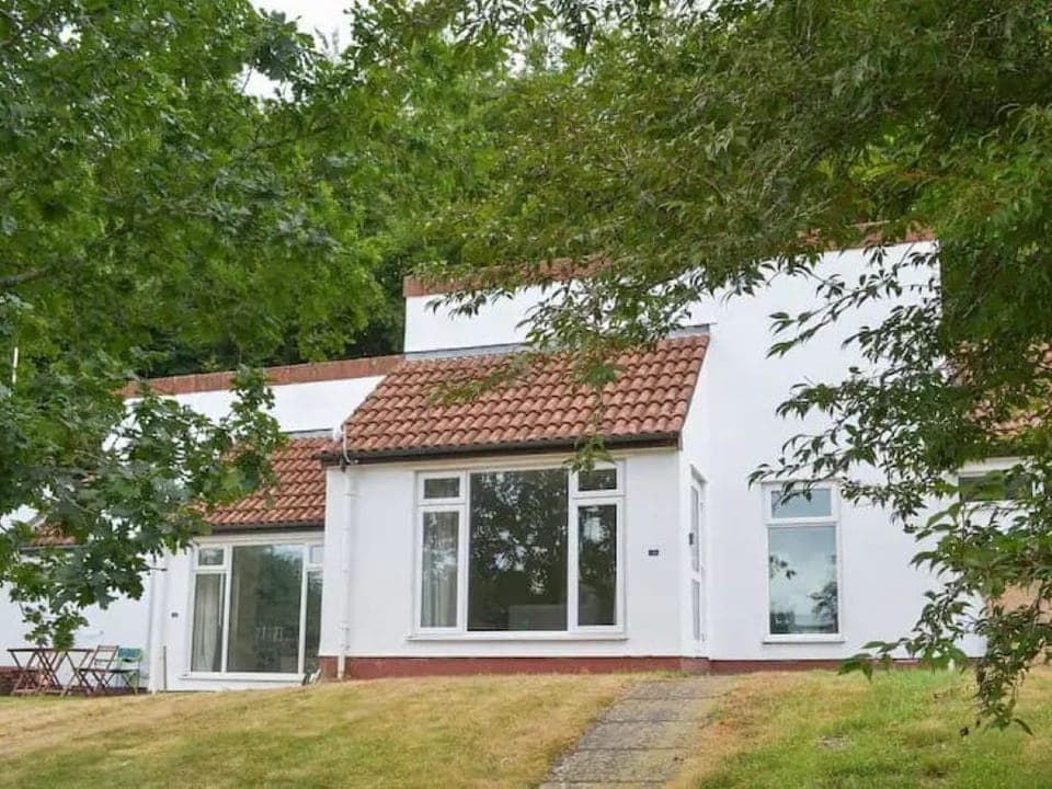 Martins Roost. Cosy family bungalow in the beautiful Tamar Valley Cornwall