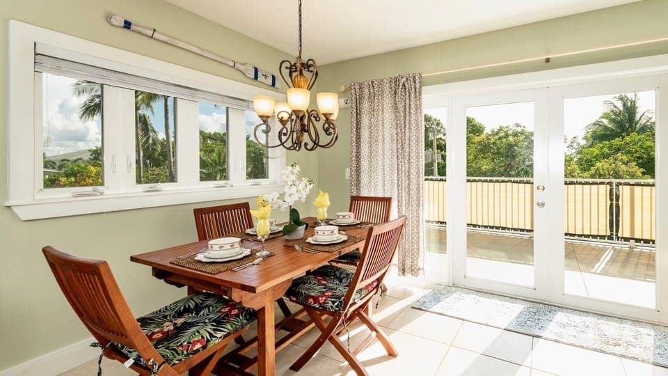 The open concept of the living area is ideal for spending time together with all your mates...