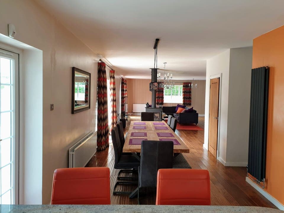 Large table for family and group meals!