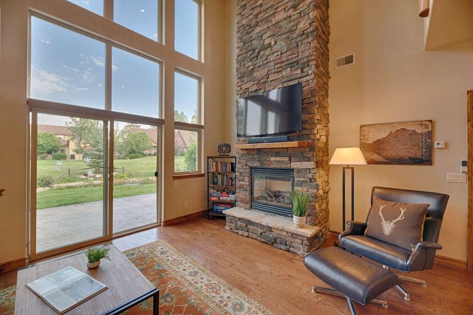 Welcome to Alpine Escape. This adorable condo sleeps 8 and has a prime Central location. 8 Min to downtown and 28 miles to Wolf Creek Ski Area.
