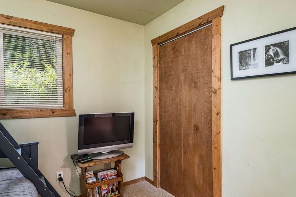 Bedroom #2 bunk w/ twin and queen bed