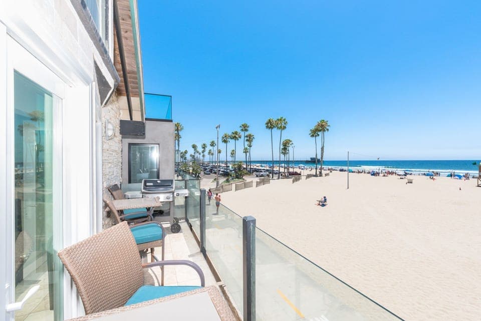 View of the glorious Newport Beach (and pier area beyond) from your front deck.
                