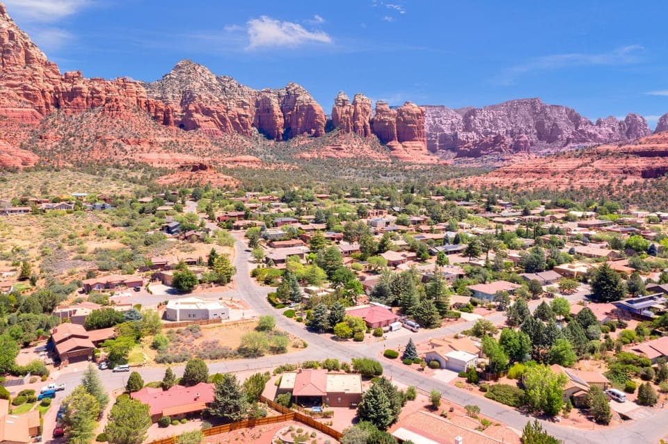 Close to Hiking / Biking Trails