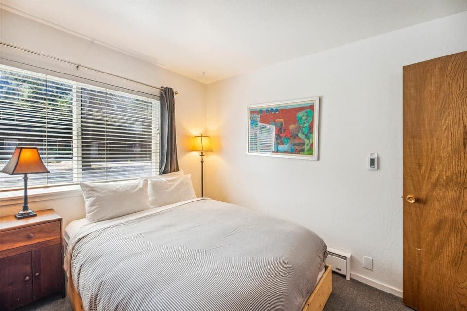 floor plan-bedroom-dsc02859