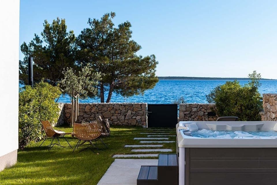www.villa-natura.com

Private hot tub in the garden